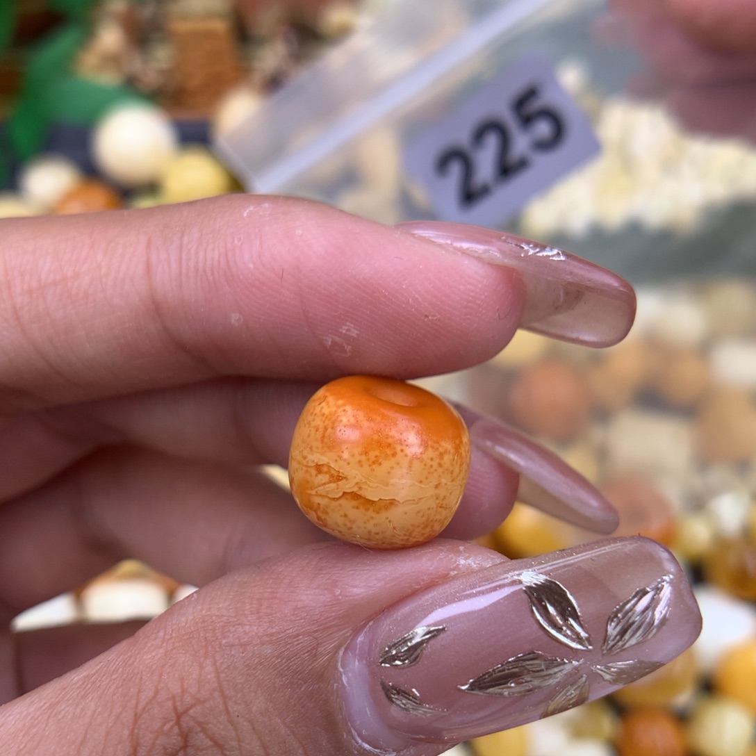 未镶嵌琥珀珠宝奇石12.6