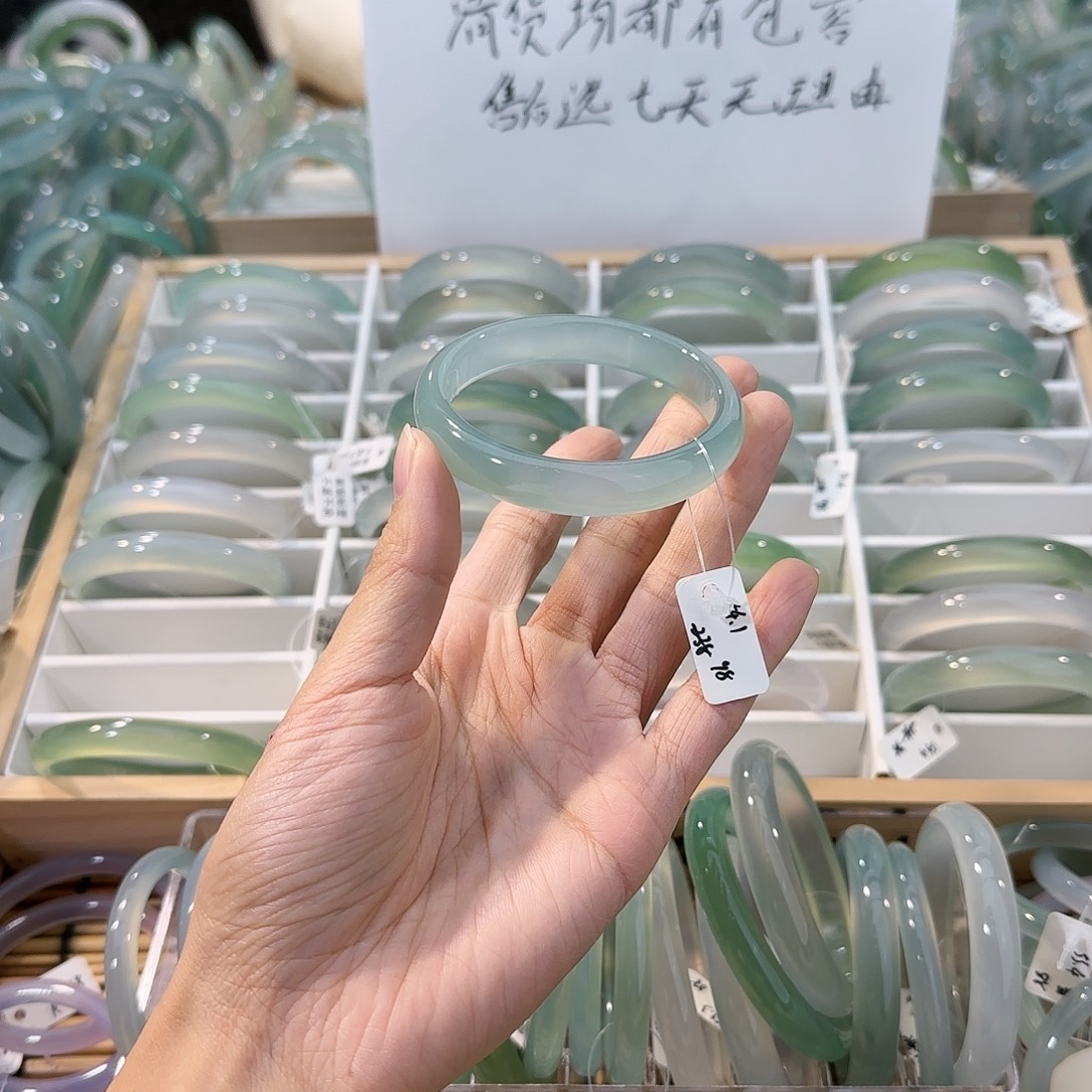 玛瑙/玉髓未镶嵌手镯圈口54.1