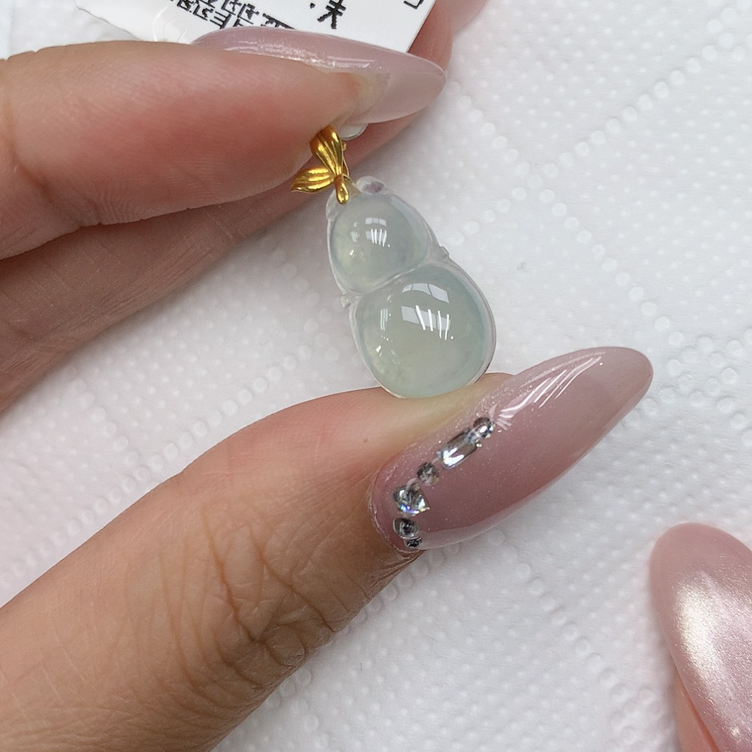 颈饰18K金镶嵌翡翠