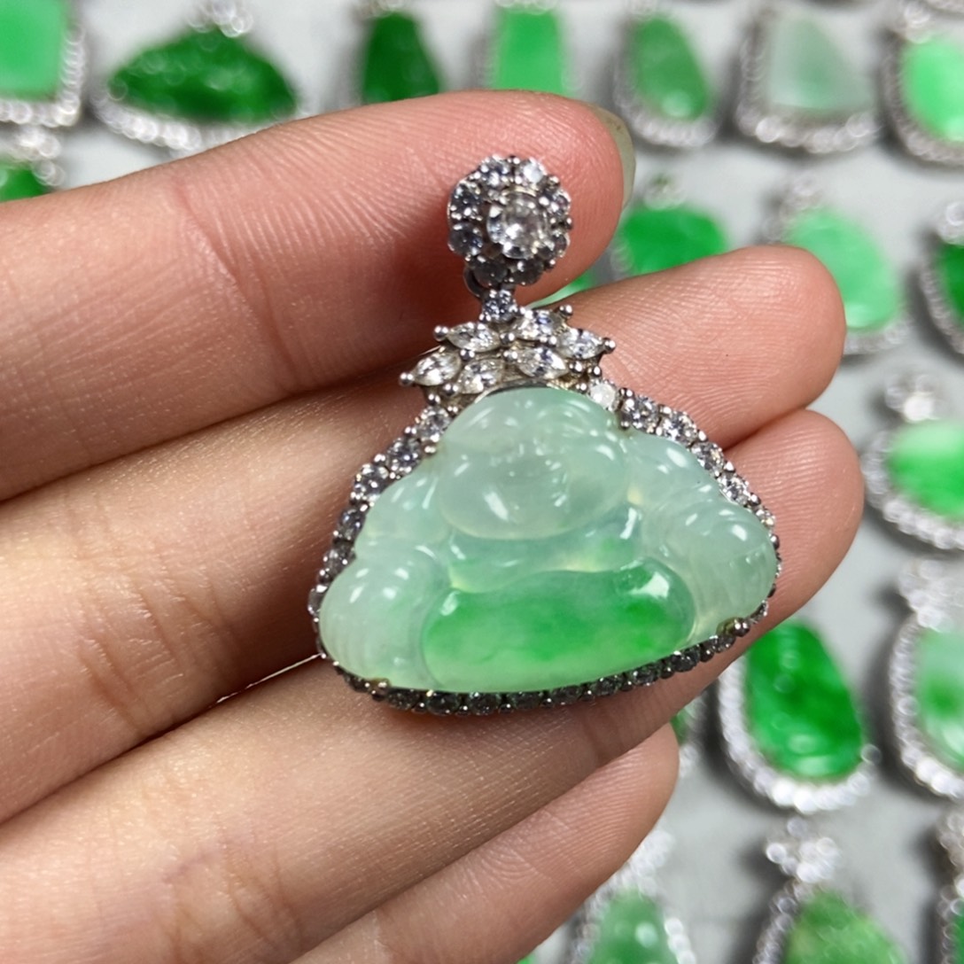 颈饰未镶嵌翡翠佛公