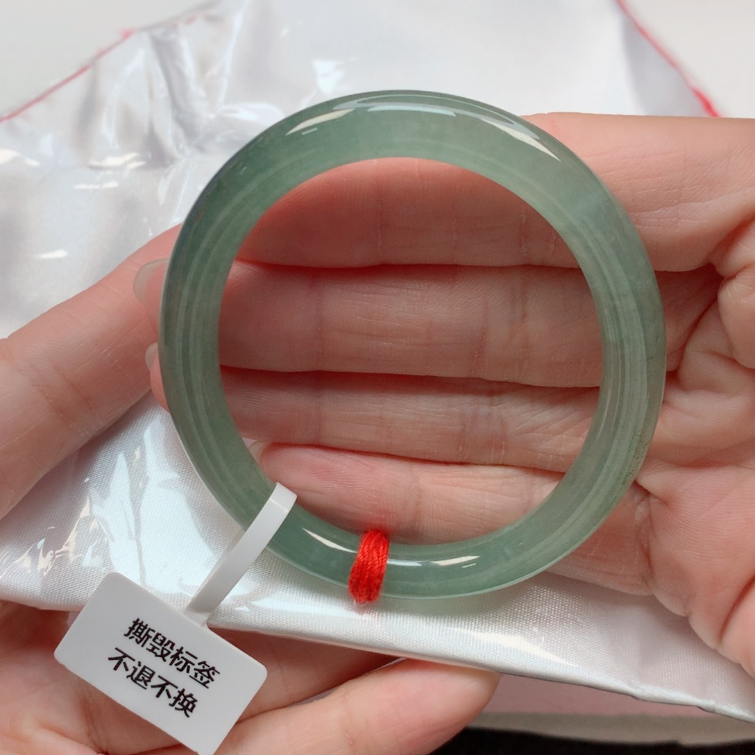 翡翠手镯未镶嵌53贵妃 冰湖水绿 冰胶水润