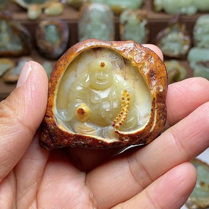 鹿***金岫岩河磨玉（透闪石质玉）未镶嵌颈饰