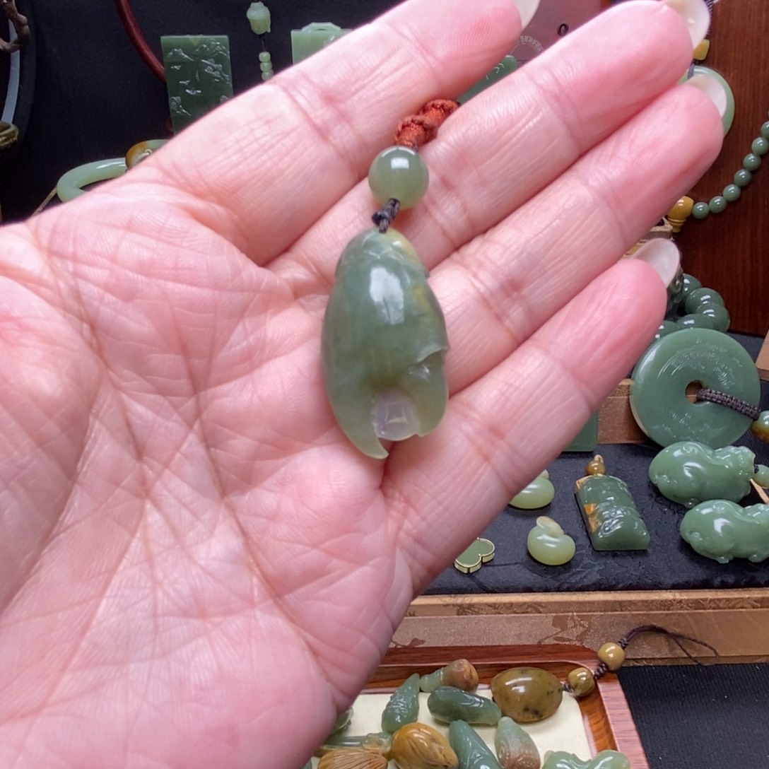 岫岩河磨玉（透闪石质玉）未镶嵌挂件