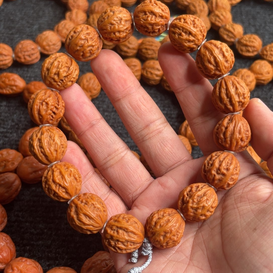昂***文玩核桃手串八棱