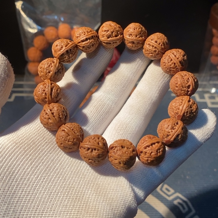 文玩核桃手串……56