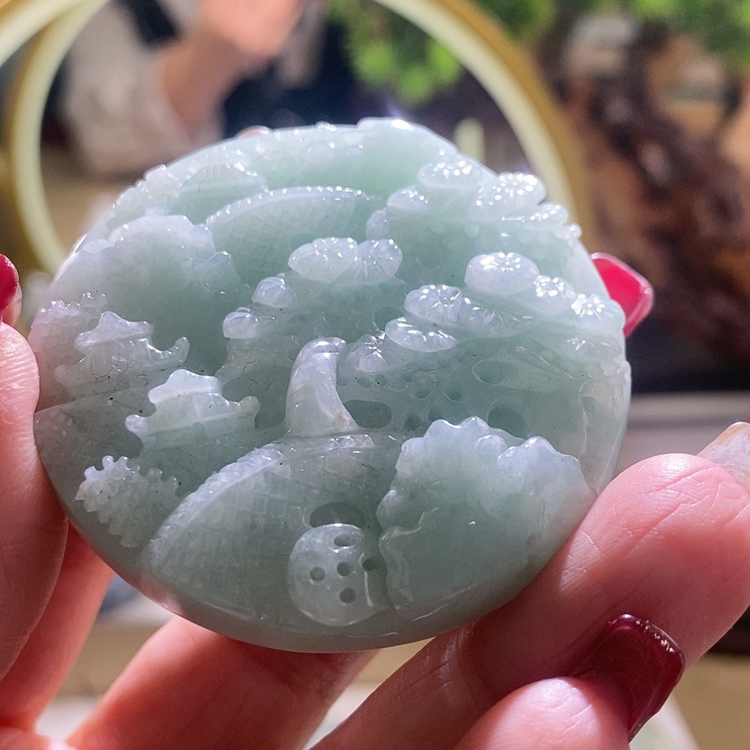 【闪购商品】翡翠颈饰未镶嵌山水