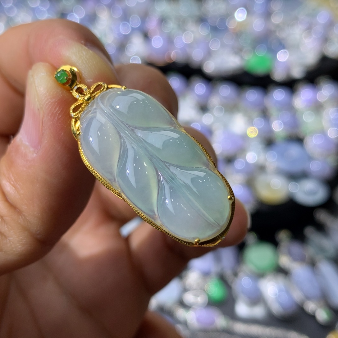 翡翠吊坠(不含链)18K金镶嵌