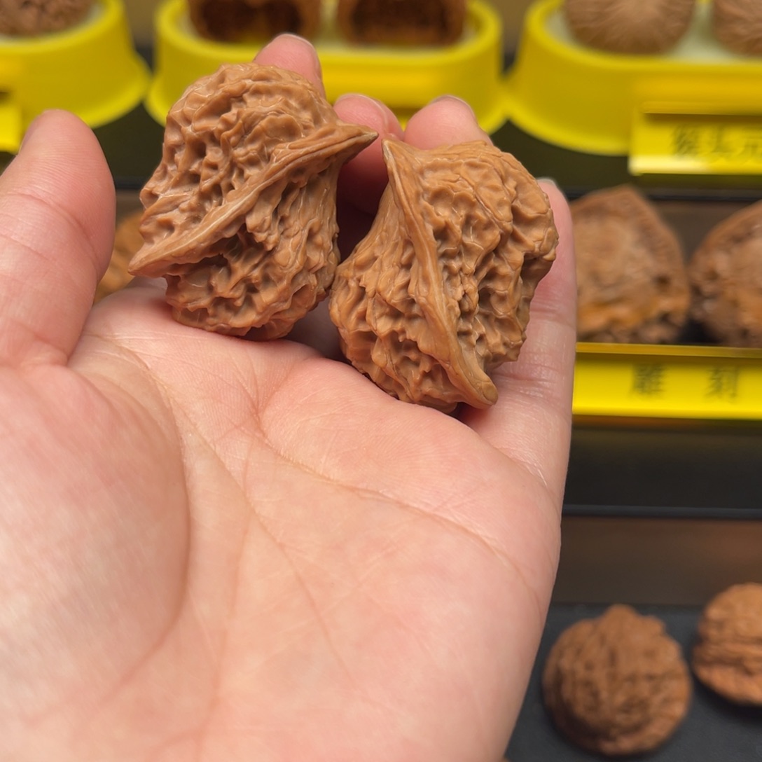 文玩核桃吊坠鸳鸯