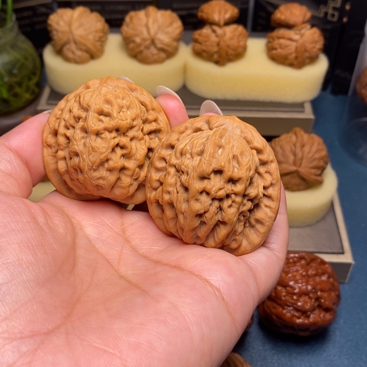 【闪购商品】文玩核桃把件V****生金公子