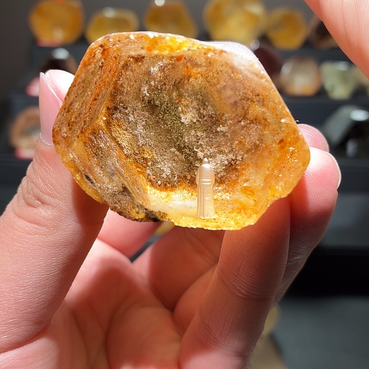 乔***乔水晶珠宝半成品未镶嵌