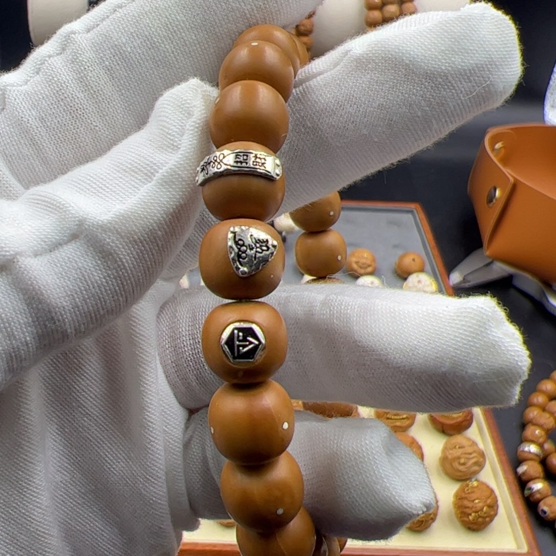 猴头核桃吊坠老型手串