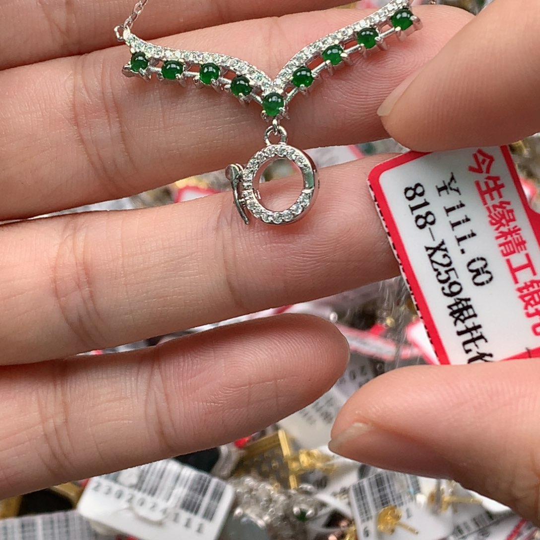 翡翠戒指银S925镶嵌天然翡翠吊坠