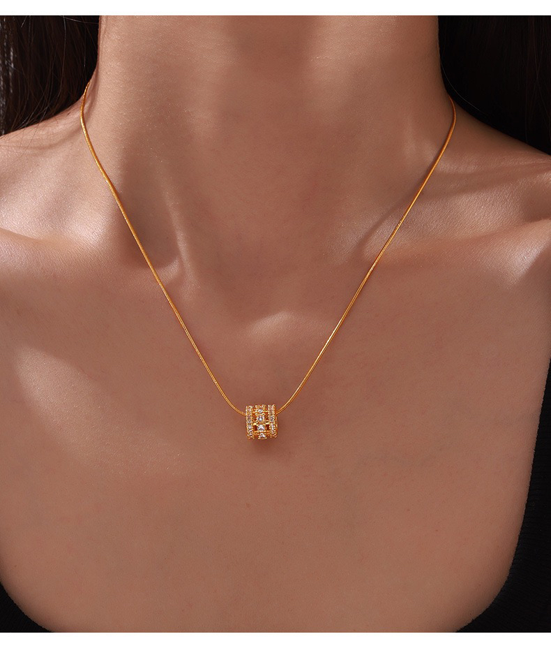 钛钢项链 高级感时尚轻奢吊坠镶钻百搭锁骨链设计感小蛮腰02