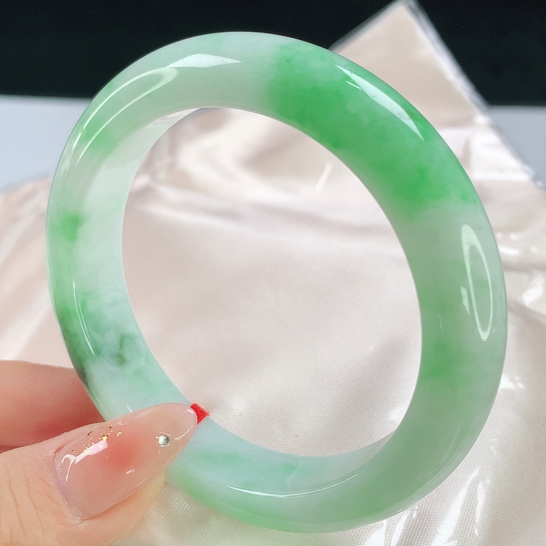 未镶嵌手镯翡翠681