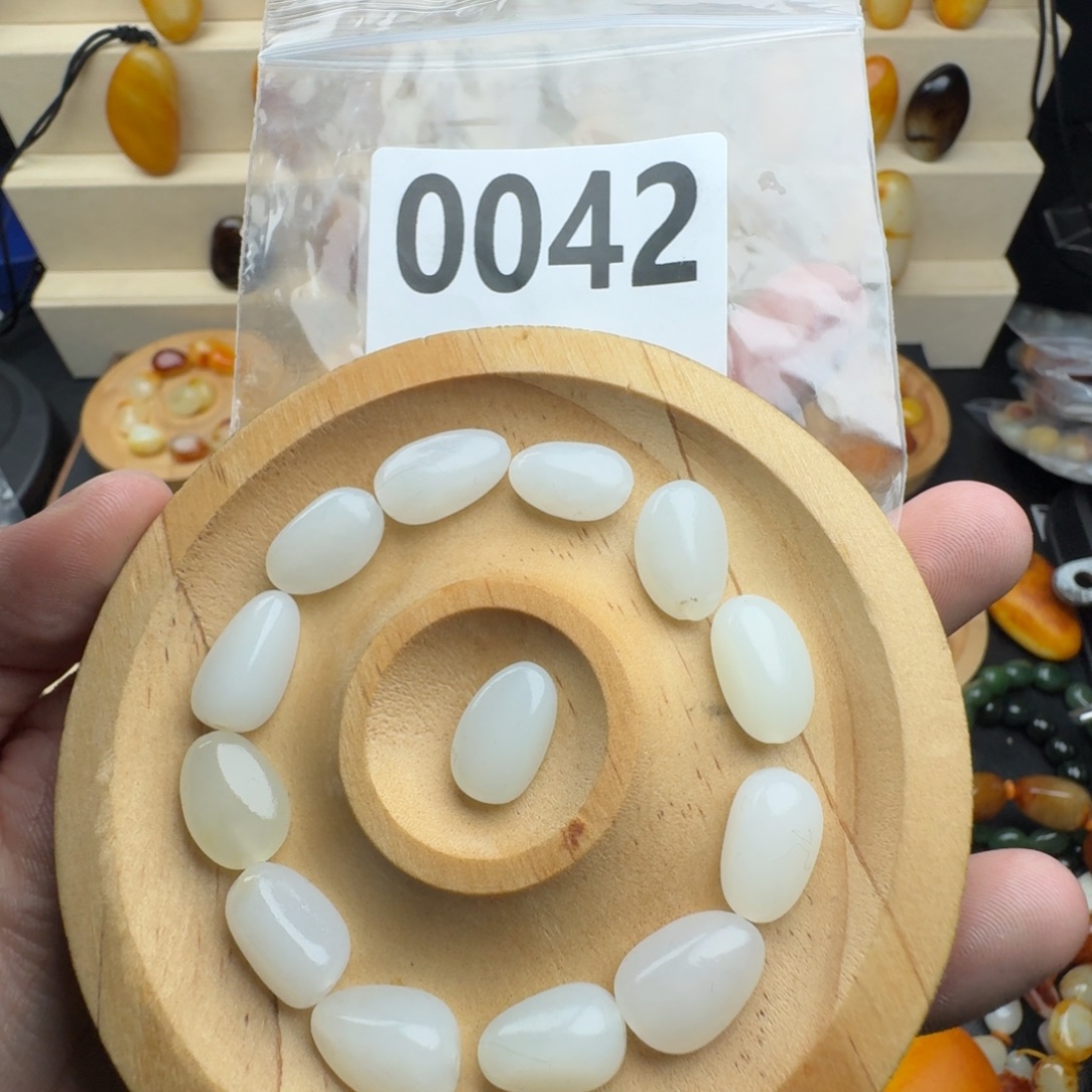 用***2和田玉未镶嵌手串