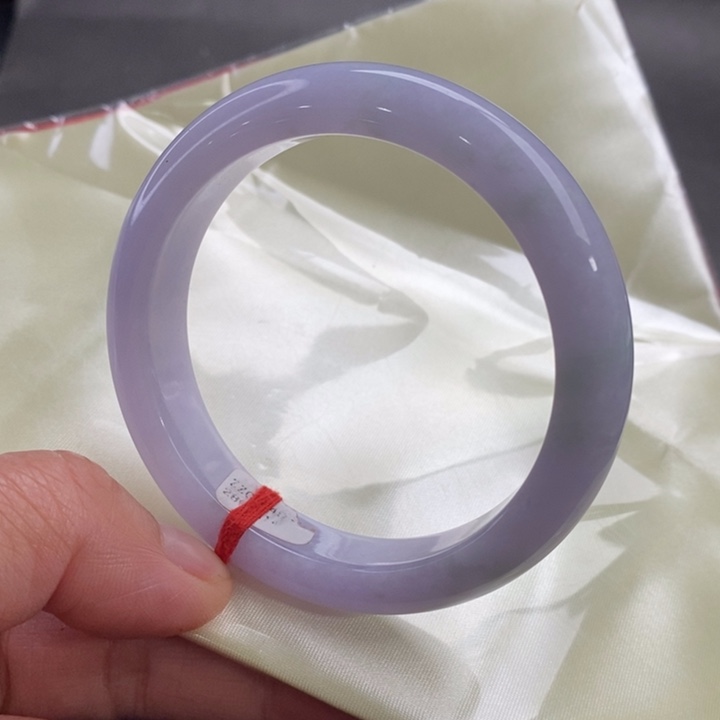 翡翠手镯未镶嵌56圈