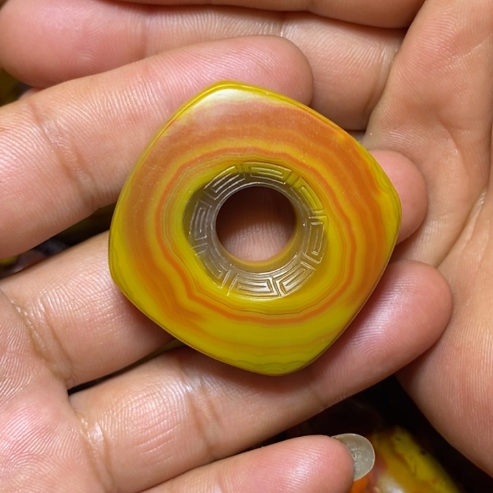 未镶嵌战国红平安扣玛瑙/玉髓炳**心