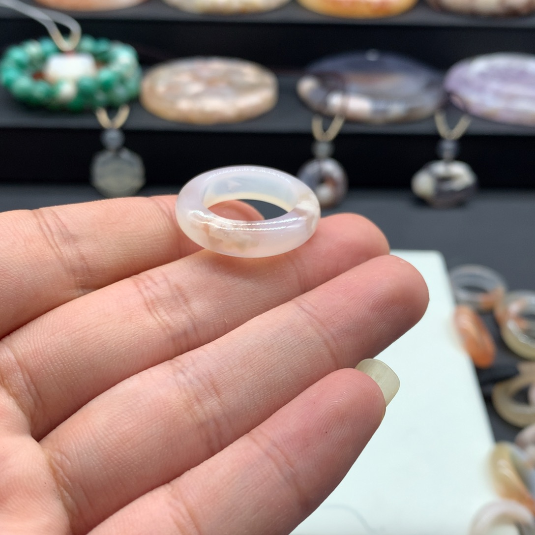 【闪购商品】玛瑙/玉髓手镯未镶嵌执*丷