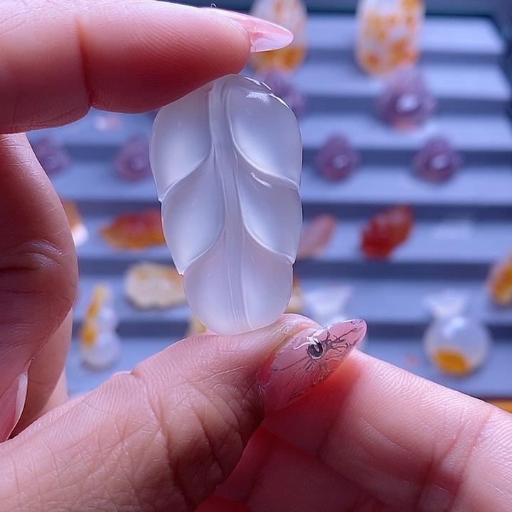 玛瑙/玉髓颈饰未镶嵌