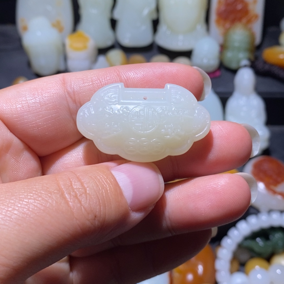 和田玉未镶嵌颈饰