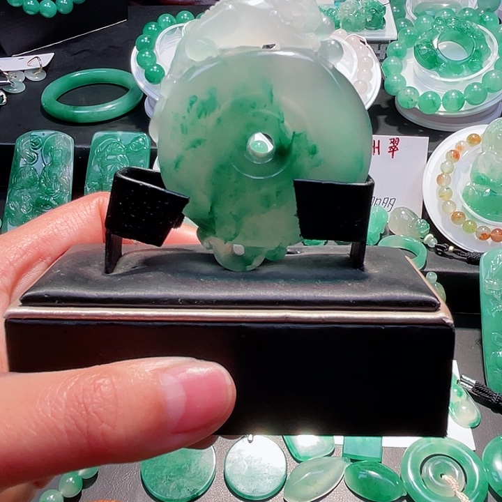 石英质玉吊坠未镶嵌-***x