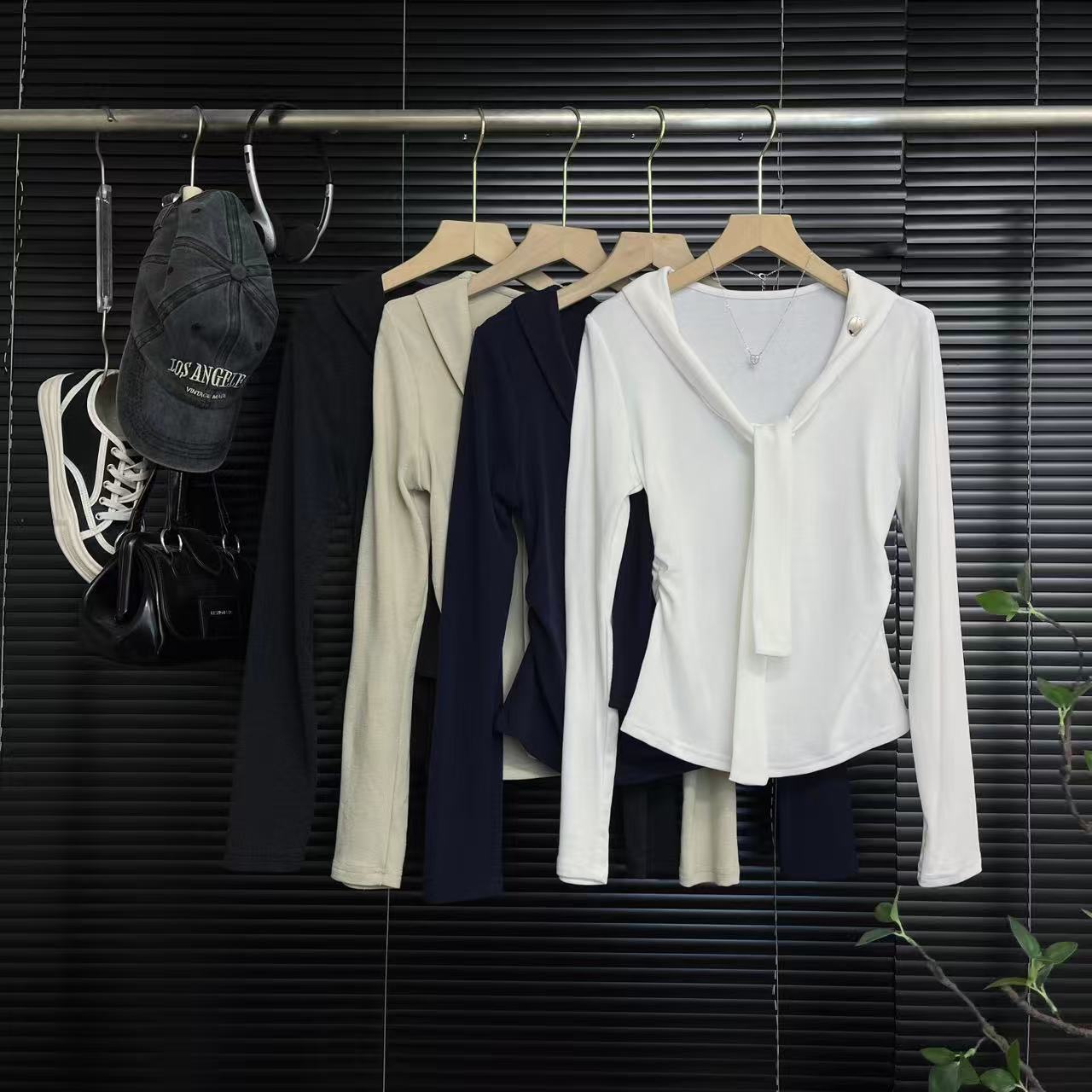 【加绒】秋冬季加绒加厚百搭显瘦长袖打底衫女设计感小众修身T恤