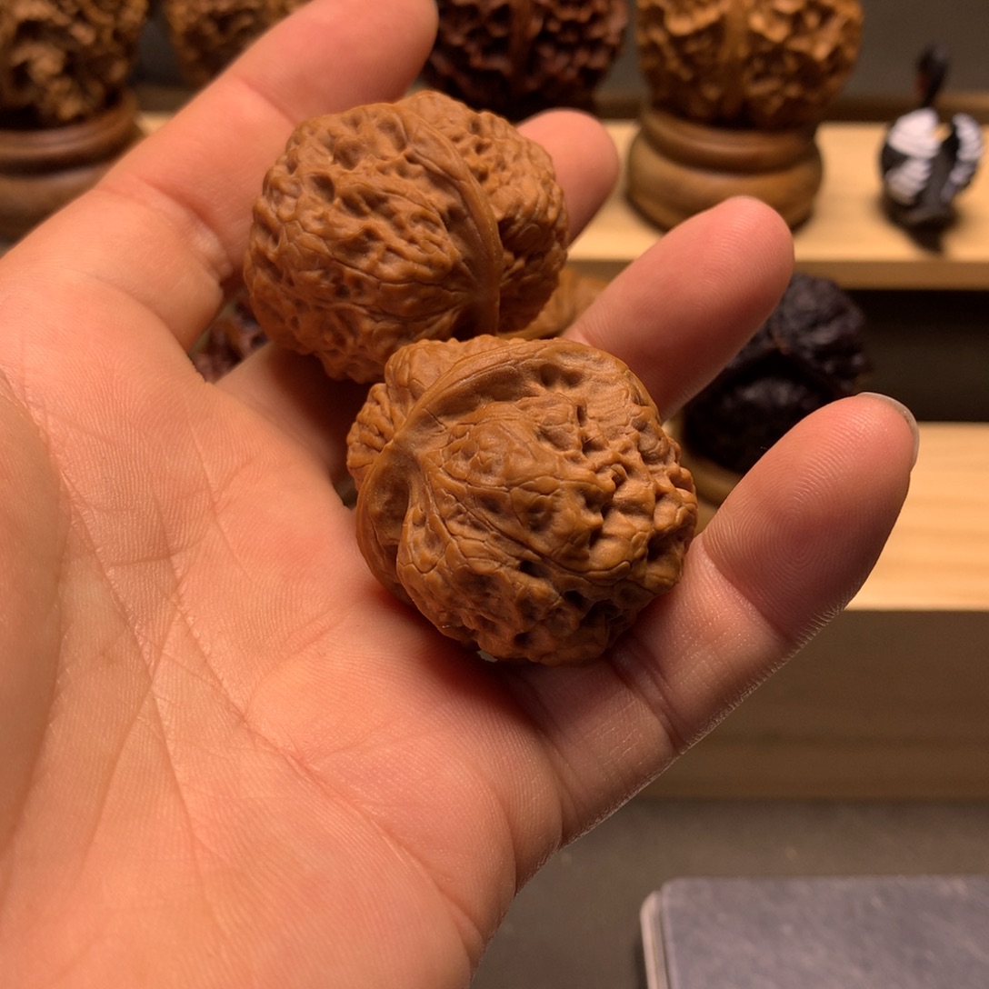 明***禹文玩核桃把件峭壁元宝