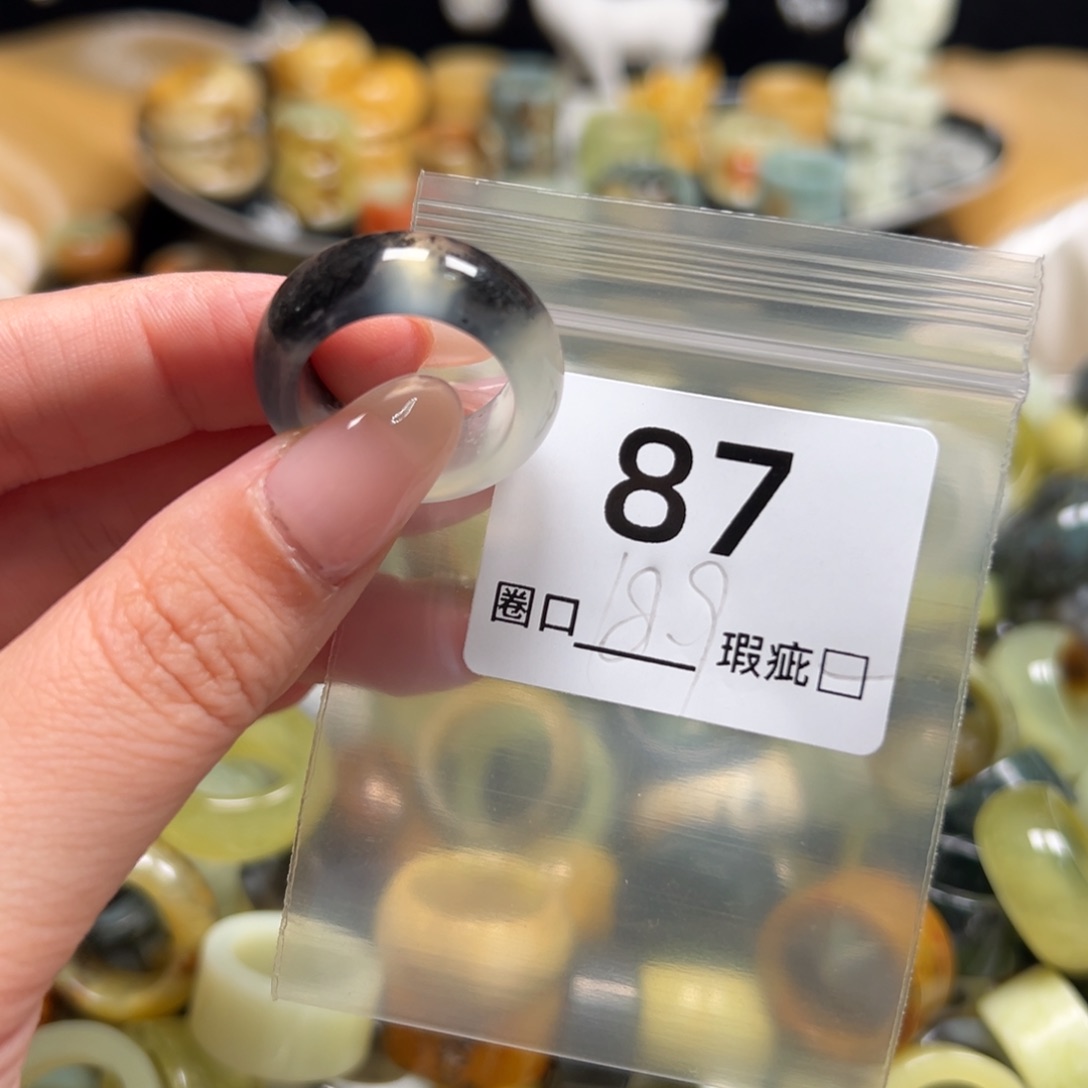 瘦***们蛇纹石玉未镶嵌戒指