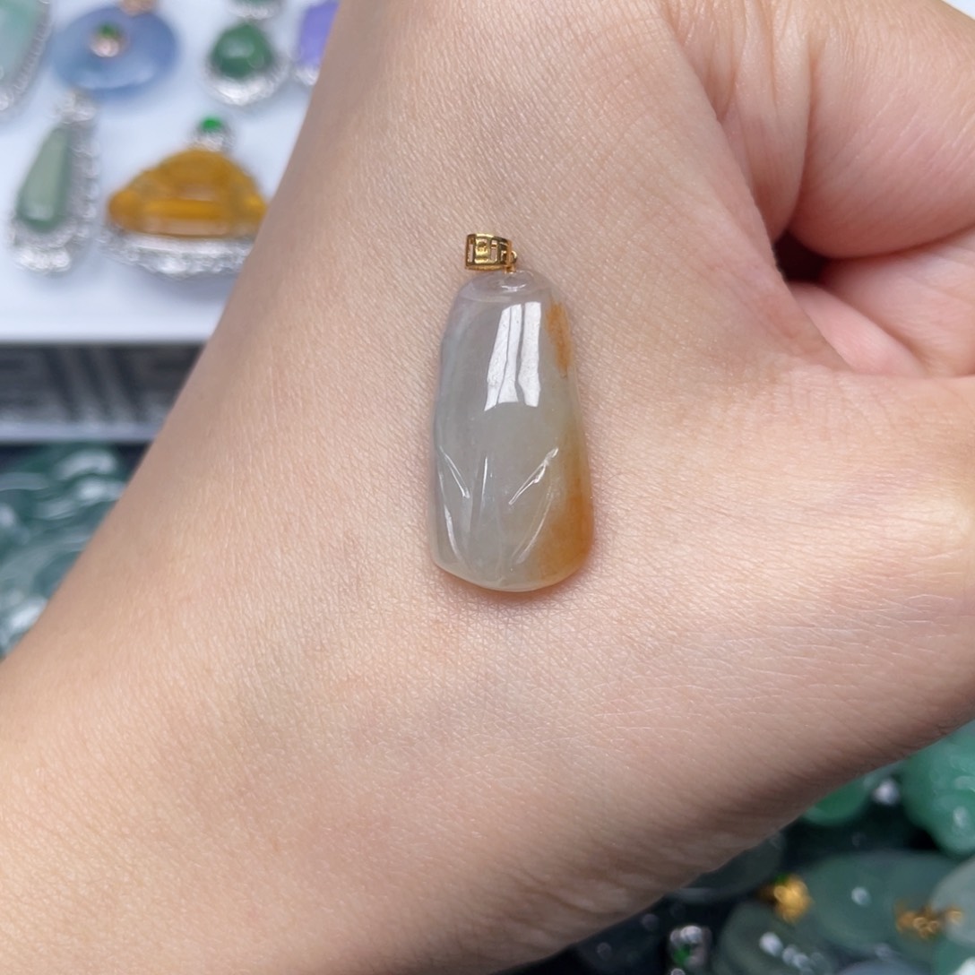 翡翠颈饰18K金镶嵌翡翠