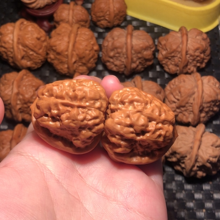 文玩核桃把件37开背超大腿