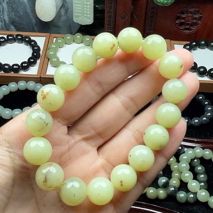 和田玉未镶嵌手串