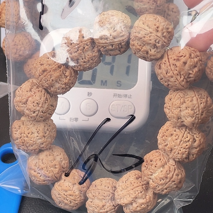 枯***春手串金刚菩提18呜呜呜