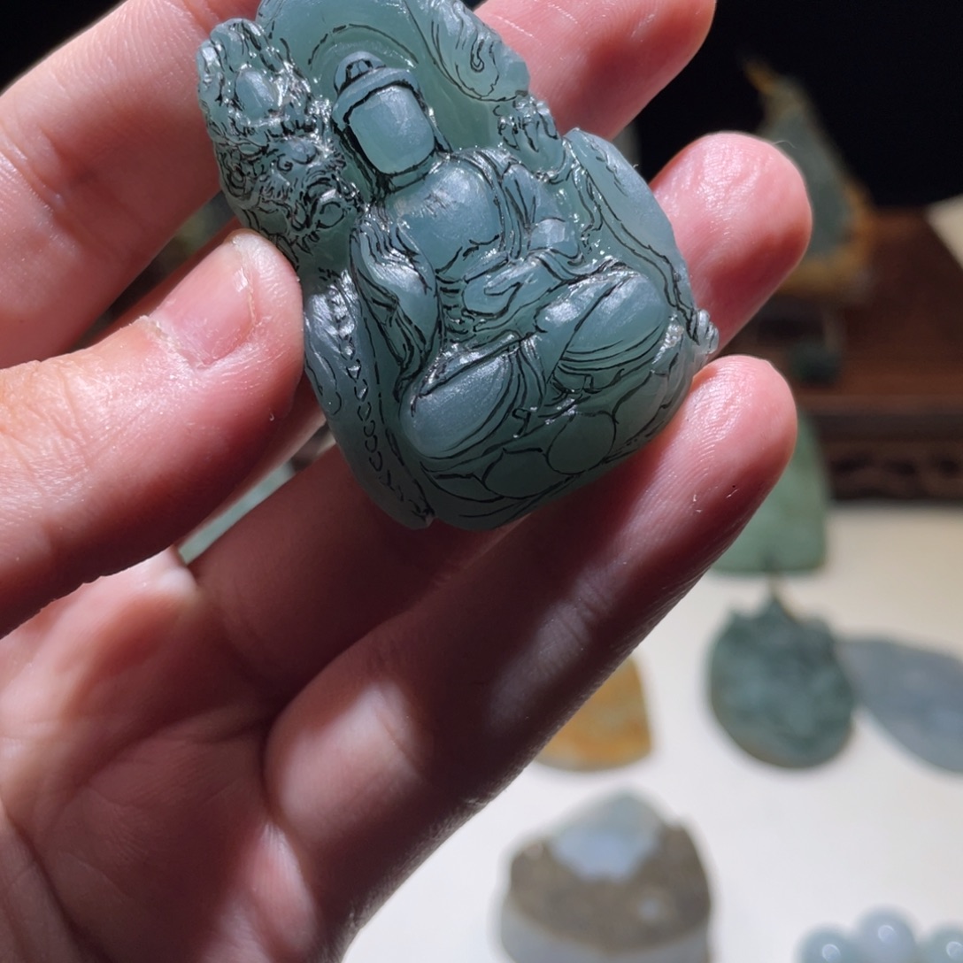 王***定制翡翠未镶嵌定制翡翠雕刻