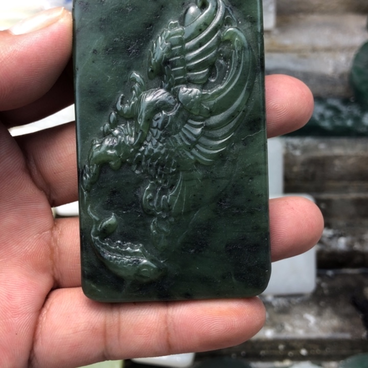 和田玉未镶嵌颈饰刘****名