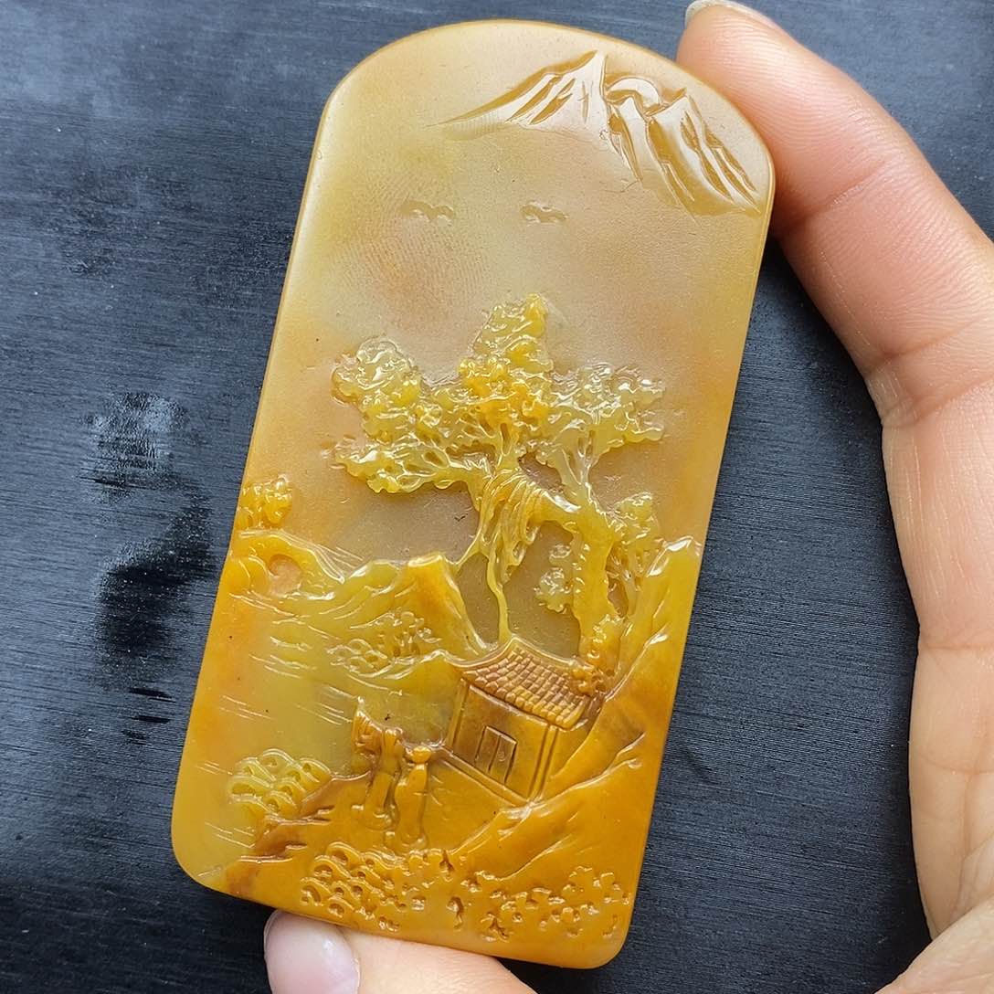 石英质玉（黄龙玉）颈饰未镶嵌