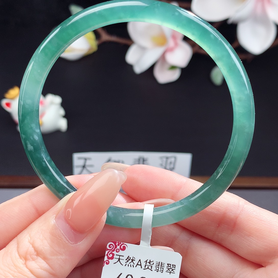 翡翠手镯（圆镯）未镶嵌