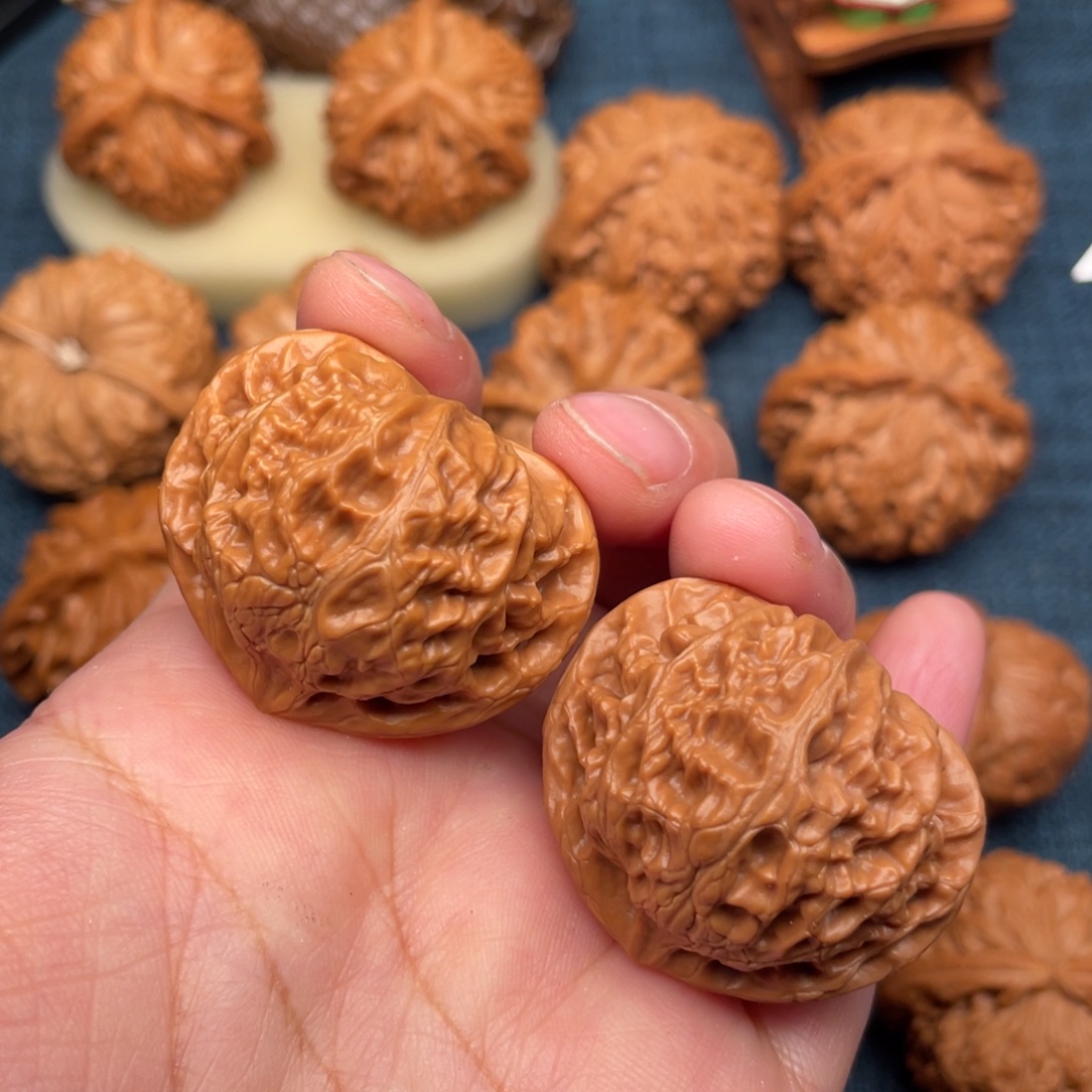 把件文玩核桃38桃心宫灯红皮