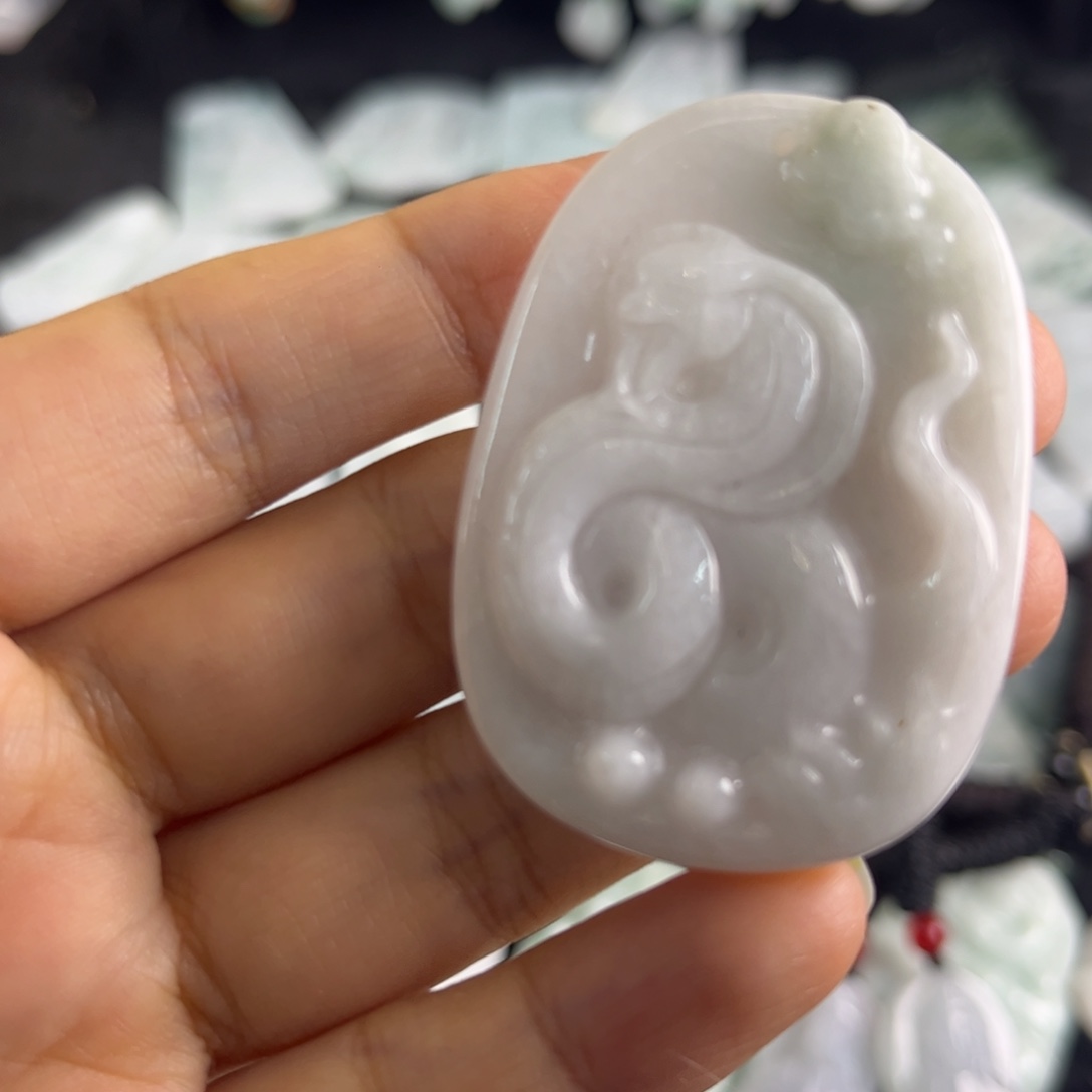 翡翠未镶嵌吊坠(不含链)瑕疵