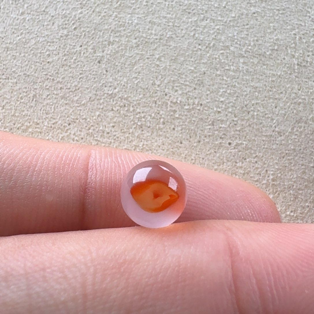 南红玛瑙未镶嵌冰飘圆珠7.4
