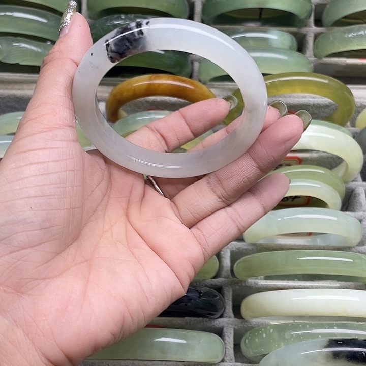 蛇纹石玉未镶嵌手镯161