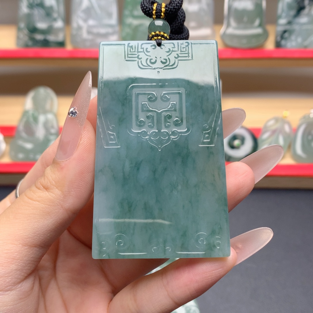随***。翡翠未镶嵌颈饰平安无事牌