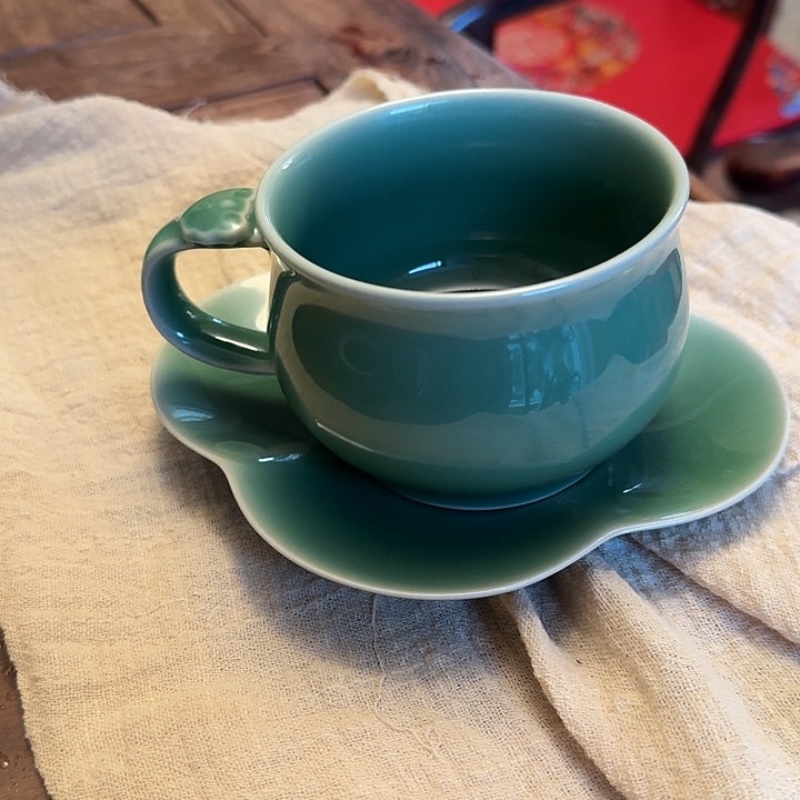 青瓷哈哈哈哈哈哈哈哈哈哈哈哈哈哈