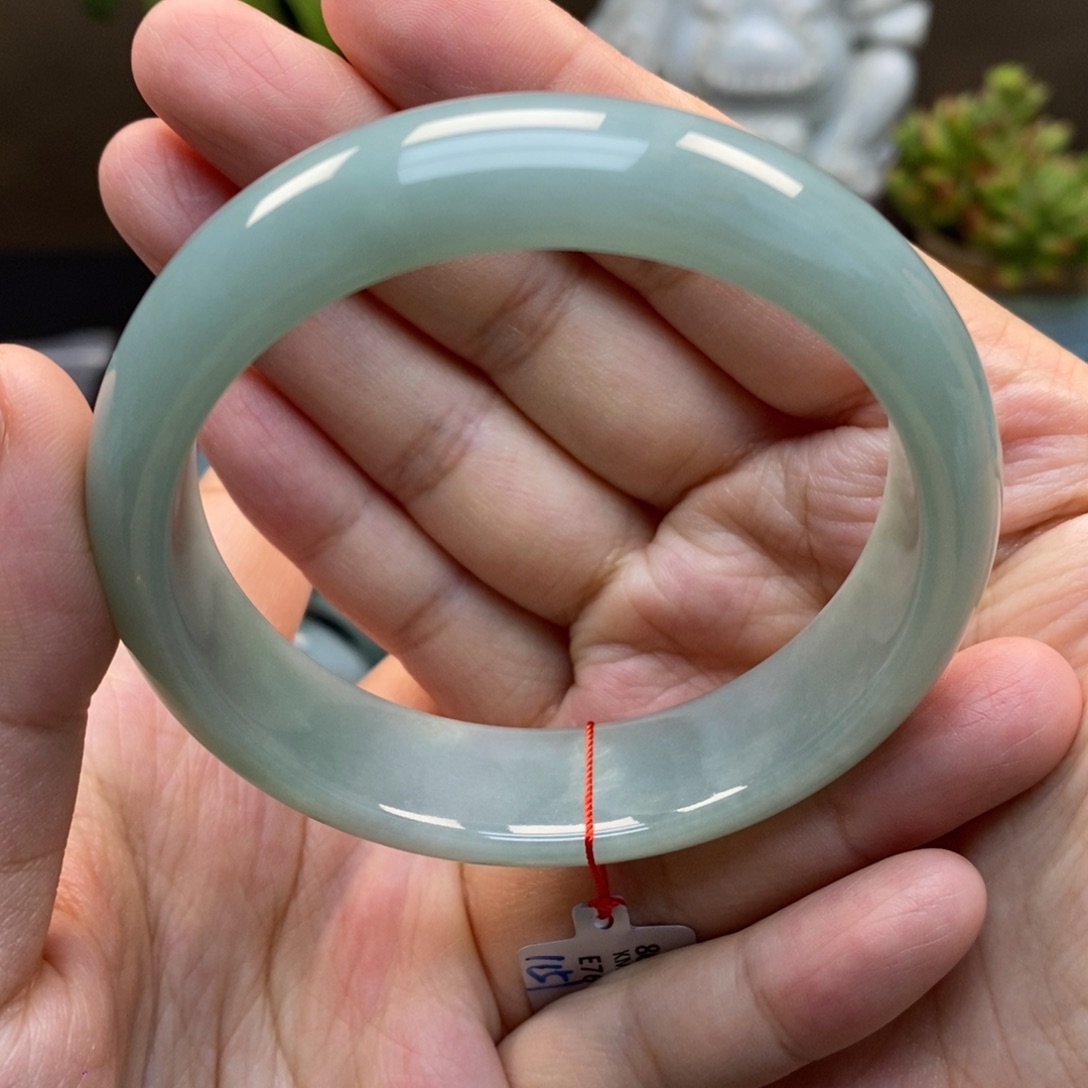 翡翠手镯未镶嵌天然