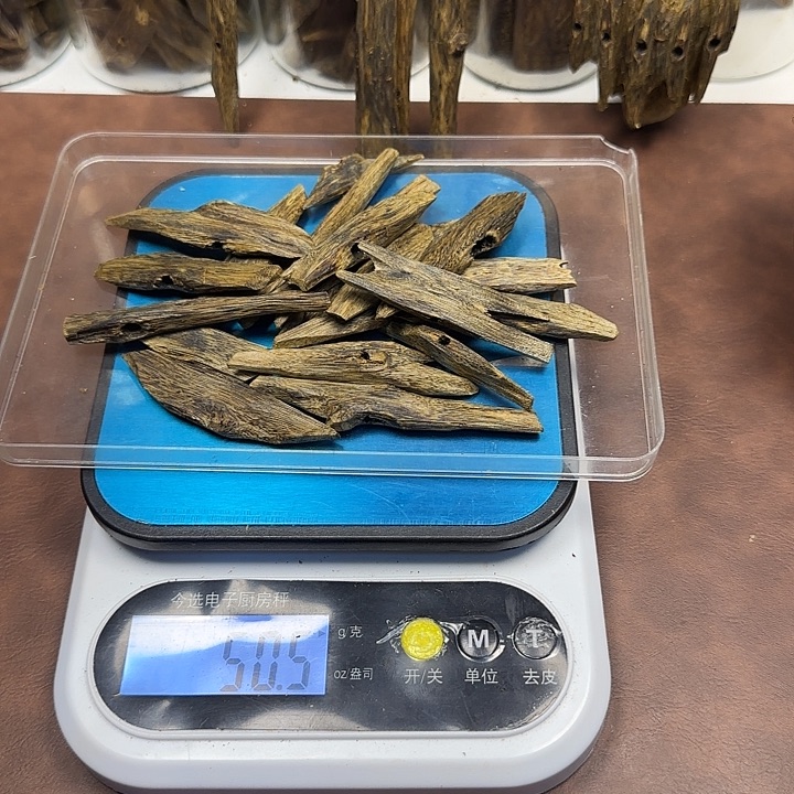 沉香沉香碎屑白奇块料