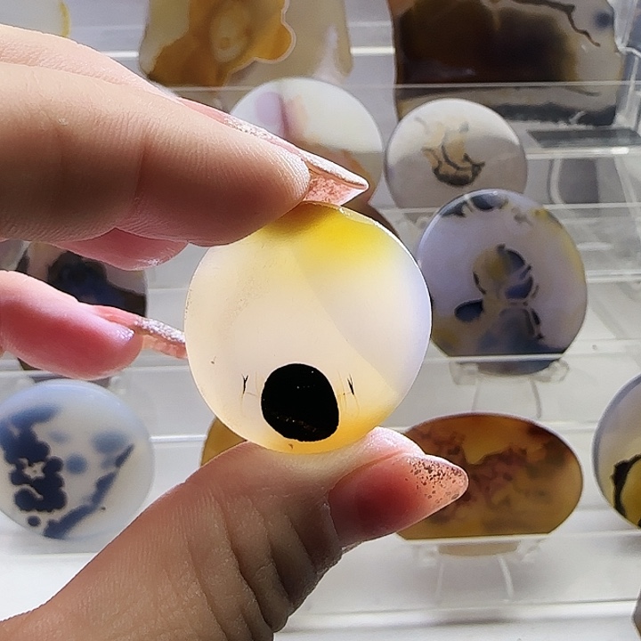 玛瑙/玉髓未镶嵌珠宝奇石