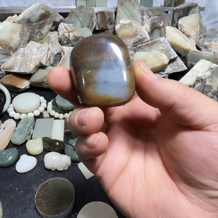 十***月和田玉（糖玉）未镶嵌把件