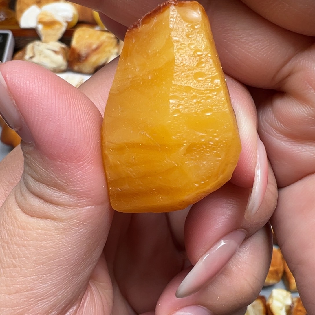 定制琥珀未镶嵌蜜蜡