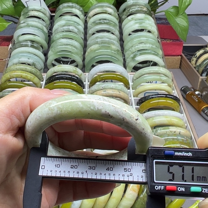 蛇纹石玉未镶嵌手镯24