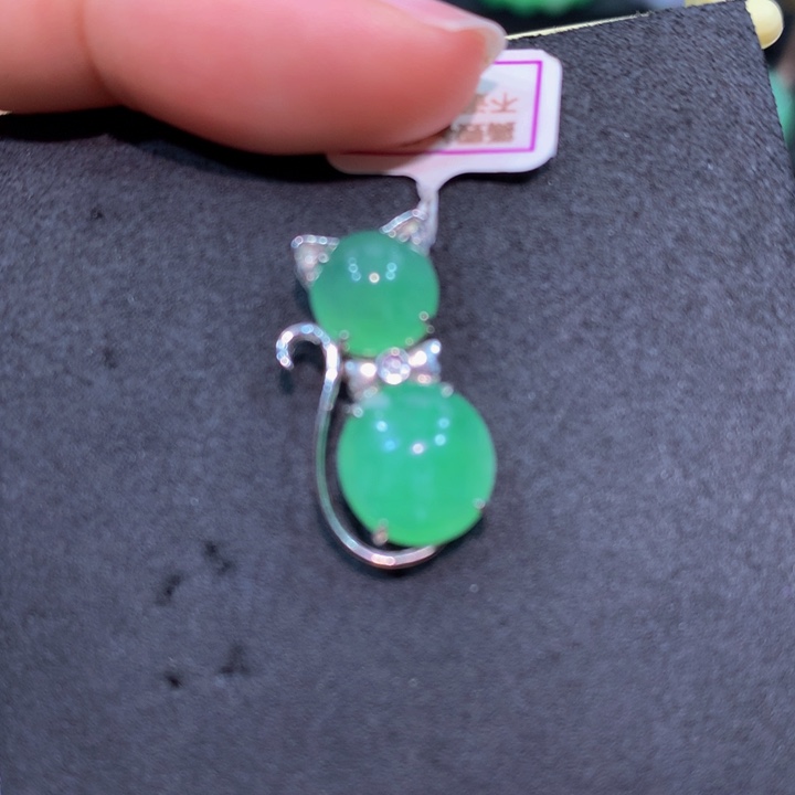 翡翠18K金镶嵌颈饰翡翠