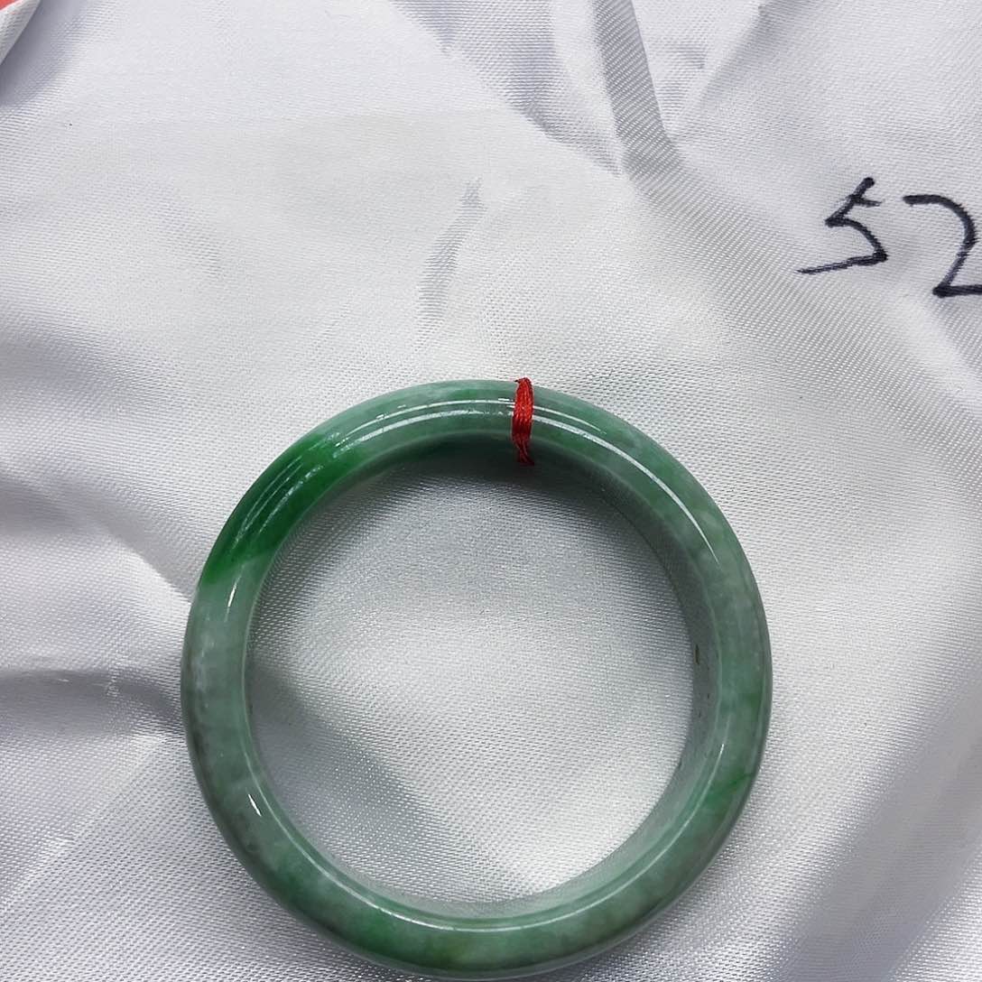 翡翠手镯未镶嵌多样性